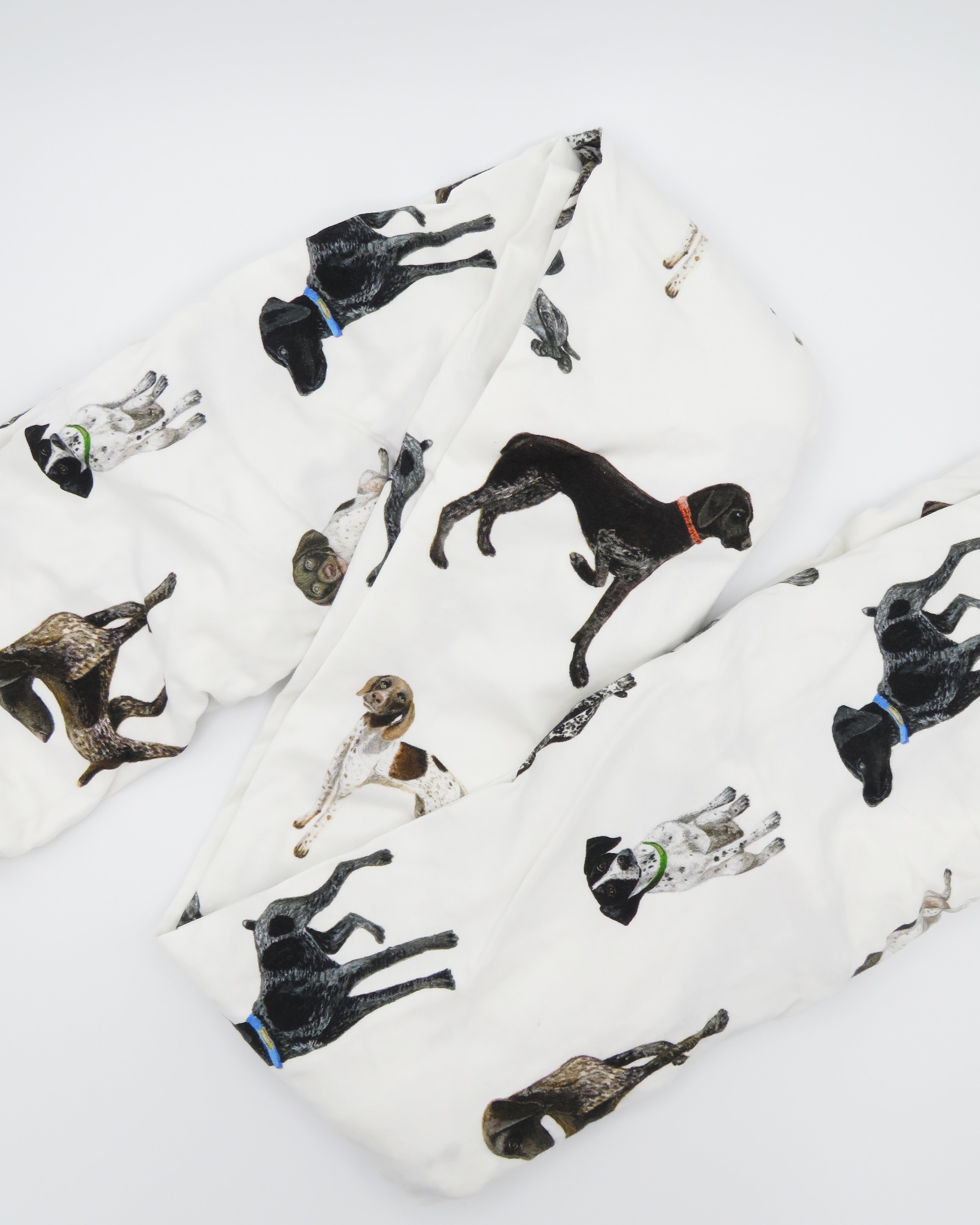 Fitted crib sheets with German Shorthaired Pointer print, ideal for cribs and toddler beds